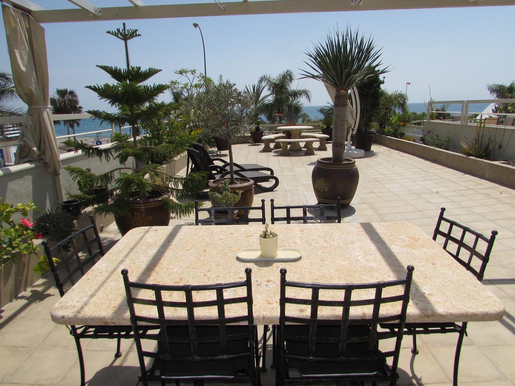 Home4Holidays Nerja Rom bilde