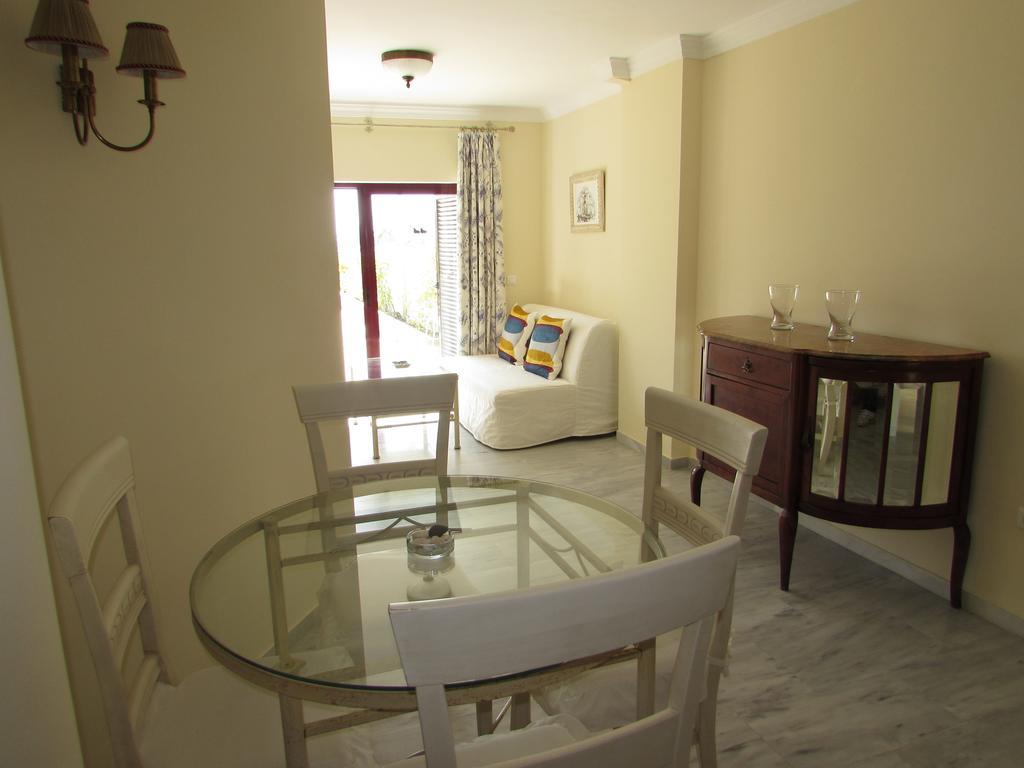Home4Holidays Nerja Rom bilde