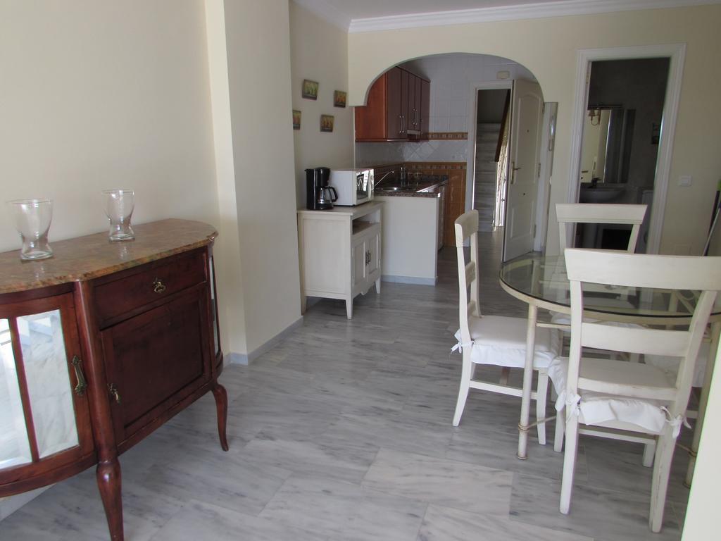 Home4Holidays Nerja Rom bilde