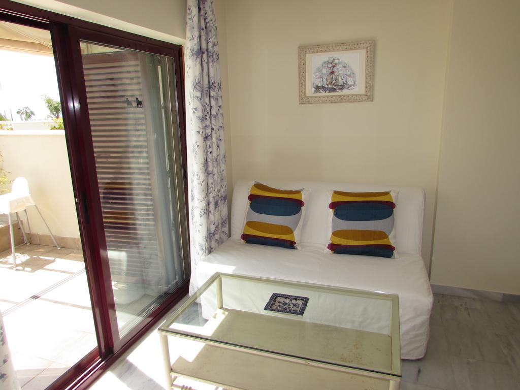 Home4Holidays Nerja Rom bilde